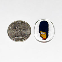 Load image into Gallery viewer, Dapo Glass Marge Simpson Coin
