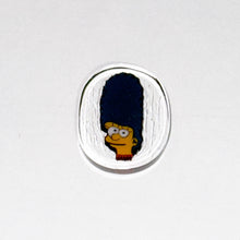Load image into Gallery viewer, Dapo Glass Marge Simpson Coin
