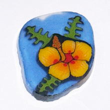 Load image into Gallery viewer, Dapo Glass Hibiscus Flower Coin
