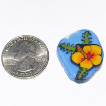 Load image into Gallery viewer, Dapo Glass Hibiscus Flower Coin
