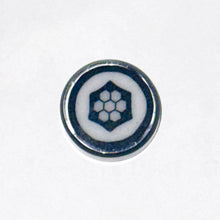 Load image into Gallery viewer, Jason Lee Geometric Box Coin
