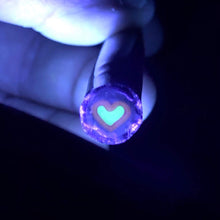 Load image into Gallery viewer, Beth James UV Heart Cane

