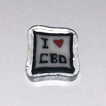 Load image into Gallery viewer, Dapo Glass I ❤️CBD Coin
